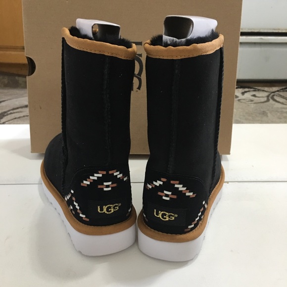 NIB UGG Rustic Weave Boots 5M - Picture 3 of 8